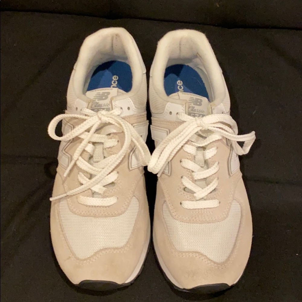 New balance tennis shoes